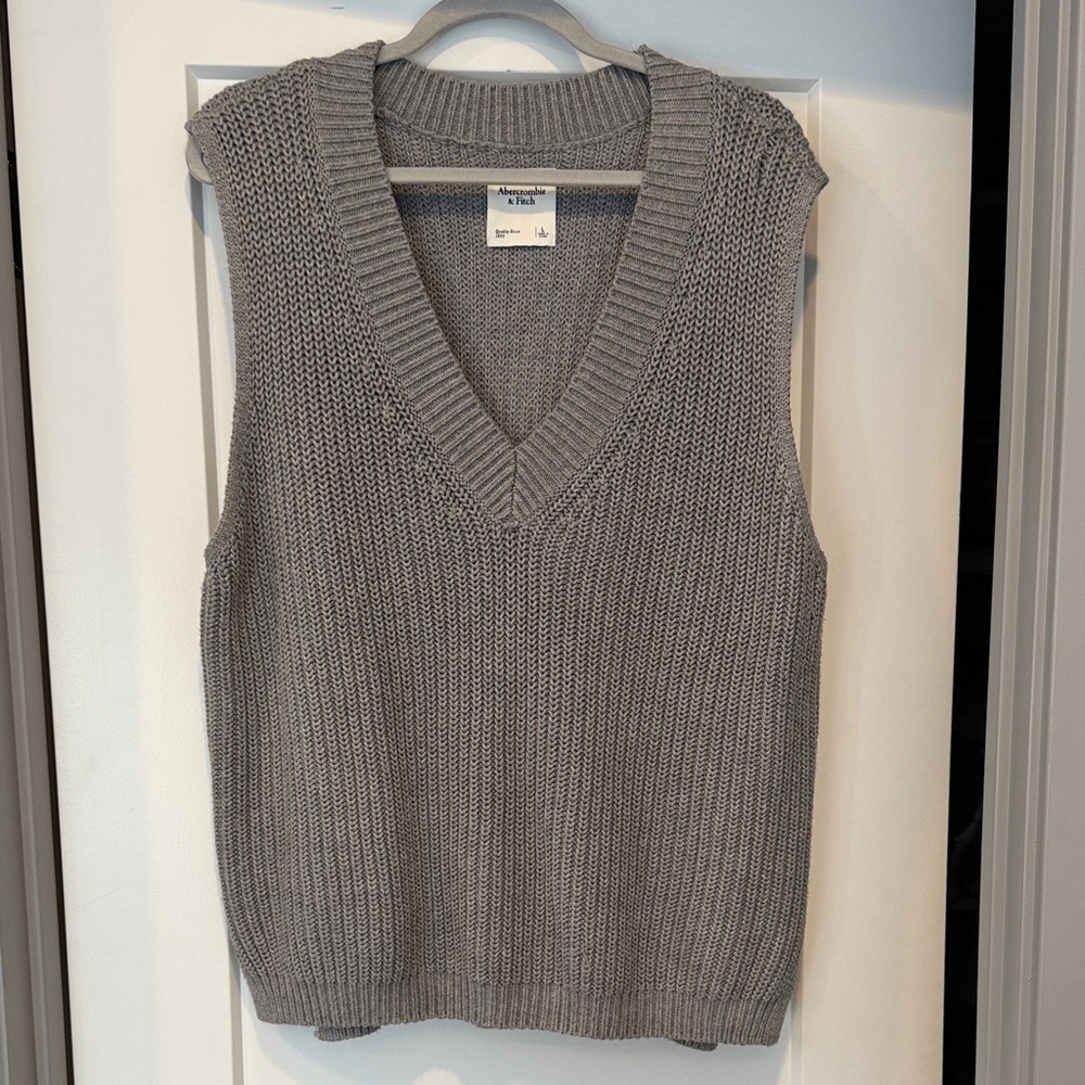 Abercrombie Gray Knit Sleeveless Oversized Sweater Vest